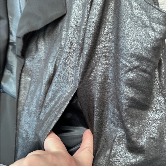 Chico's Black Metallic Vest Womens Size 2 - Picture 7 of 10